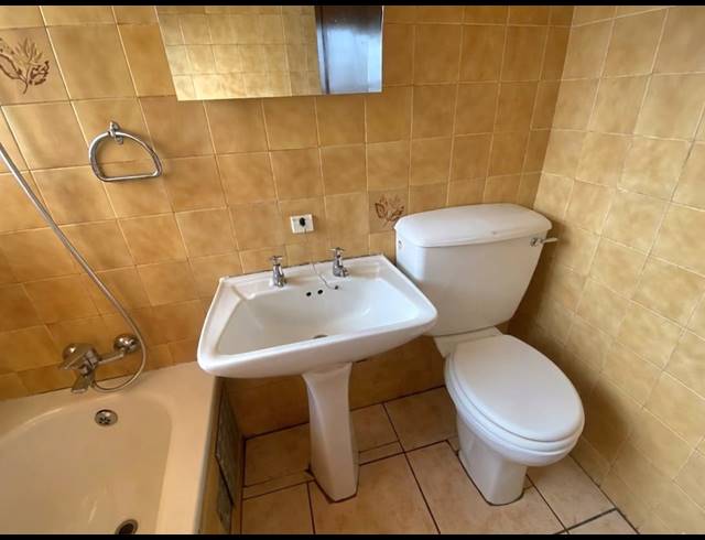 3 BEDROOM FLAT FOR SALE IN VEREENIGING CENTRAL